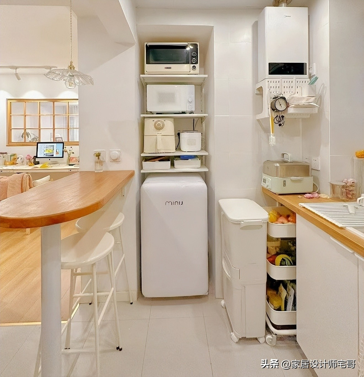 Căn bếp thiết kế mở để "ăn gian" không gian và ánh sáng. Ảnh: Sohu