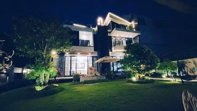 Biệt thự Quốc Trường tặng ba mẹ tại Cần Thơ rộng 700m2, được xây dựng vào năm 2019. Ảnh: FBNV