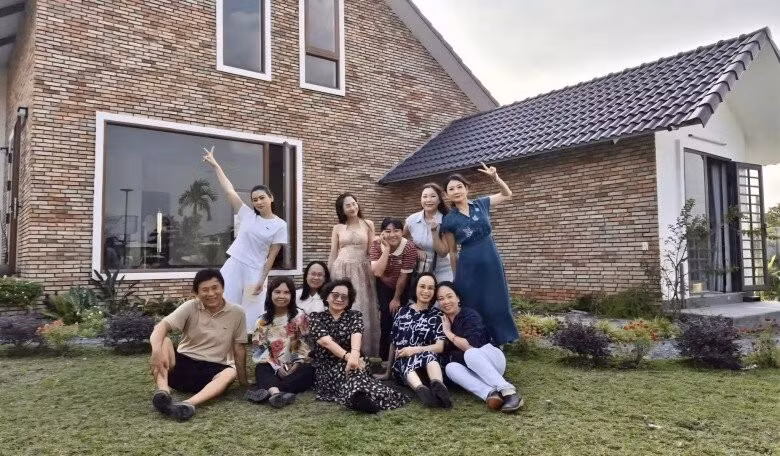 Cuối năm 2024, nam nghệ sĩ bắt đầu cải tạo và xây dựng nhà, biến khu đất thành nơi nghỉ dưỡng cho gia đình. Ảnh: FBNV