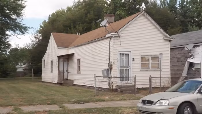 Thậm chí, chính quyền Louisville ước tính, chi phí sửa chữa có thể vượt quá giá trị thực của căn nhà. Ảnh: WHAS