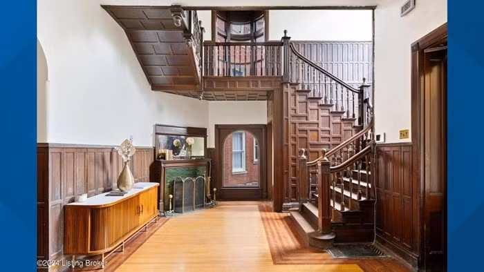 Những bất động sản này trên lý thuyết chỉ tốn của người mua 1 USD, nhưng chi phí cuối cùng để mua những căn nhà này có thể lên tới hơn 100.000 USD. Ảnh: WHAS