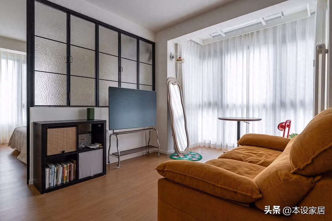 Một căn hộ chỉ vỏn vẹn 40m² tại Bắc Kinh (Trung Quốc) đang được chia sẻ rầm rộ trên mạng xã hội không phải vì quá xa hoa hay độ khủng mà bởi cách thiết kế vô cùng khéo léo. Ảnh: Tóutiáo