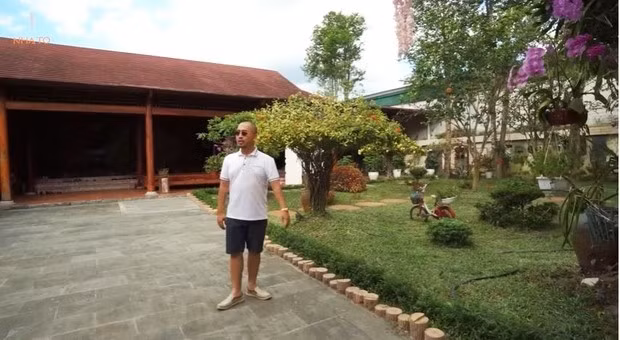 Đáng chú ý, gần một nửa diện tích khuôn viên được gia chủ sử dụng làm sân vườn. Ảnh chụp màn hình NhaTo