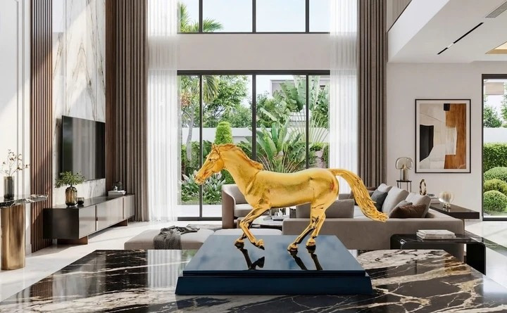 Tượng ngựa có bề mặt lấp lánh ánh vàng, nhìn sang trọng và đẳng cấp. Ảnh: Golden gift