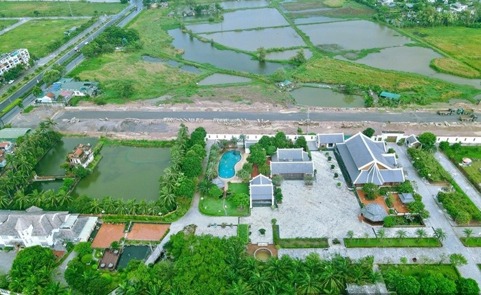 Cao Tiến Đoan (hay "bầu" Đoan) nổi tiếng khi sở hữu toà lâu đài rộng 50.000 m2 tại xã Quảng Châu, TP. Sầm Sơn (cũ), tỉnh Thanh Hoá. Ảnh: Dân Việt
