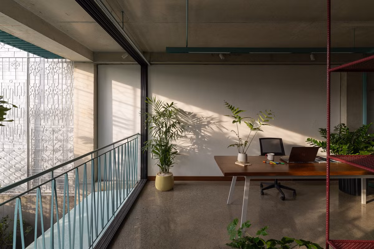 Các khoảng thông tầng rộng thoáng giúp gia đình dễ dàng giao tiếp với nhau. Ảnh: Quangdam