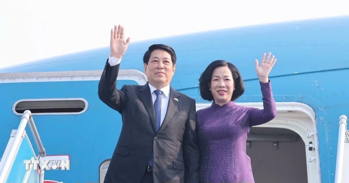 Chủ tịch nước Lương Cường và Phu nhân rời Hà Nội, lên đường dự Phiên Thảo luận chung cấp cao Đại hội đồng Liên hợp quốc Khóa 80, kết hợp hoạt động song phương tại Hoa Kỳ. (Ảnh: Lâm Khánh/TTXVN).