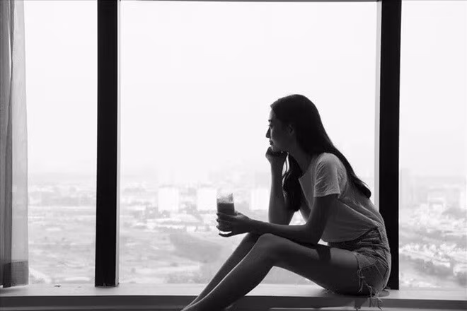 Căn hộ sở hữu vị trí đắc địa, hướng ra sông Hồng, Hồ Tây và cầu Nhật Tân. Ảnh: FBNV