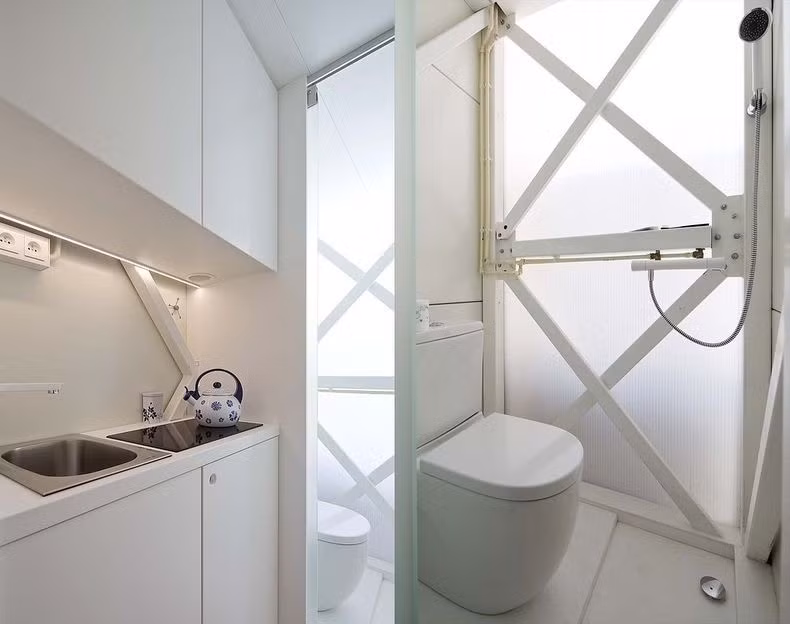 Phòng bếp và nhà vệ sinh rất hiện đại. Ảnh: Amusingplanet