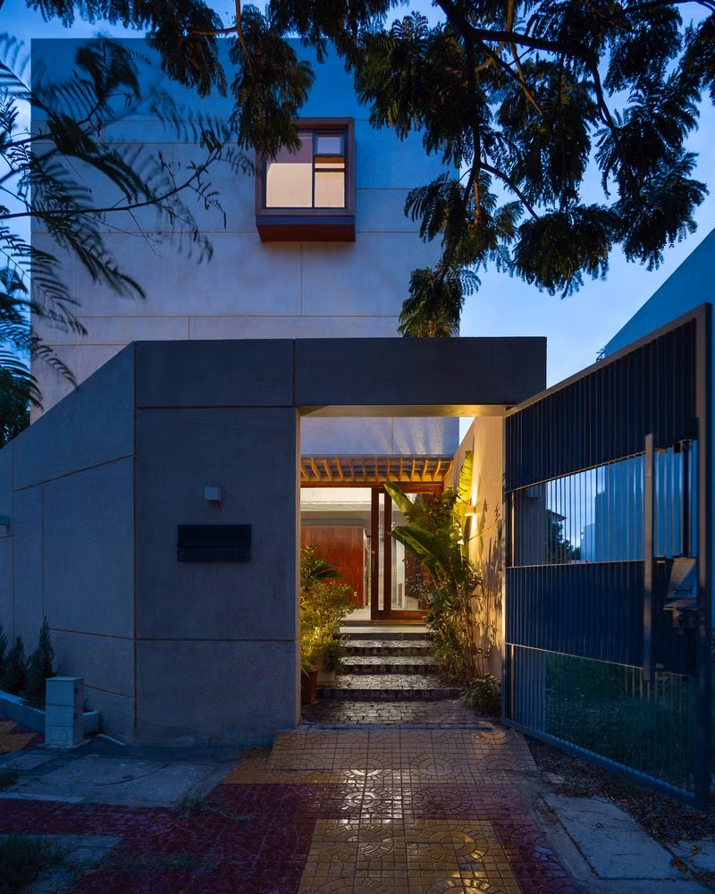 Mặt tiền ốp đá cuội giúp tăng thêm lớp bảo vệ chống thấm nước và cách nhiệt cho các bức tường của ngôi nhà. Ảnh: Quangdam