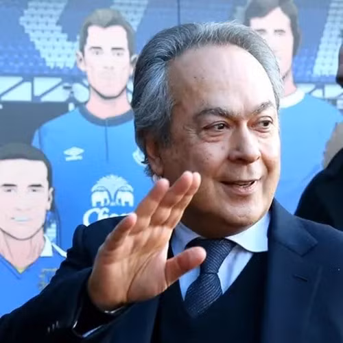 Moshiri đóng vai trò quan trọng trong việc hồi sinh Everton FC, đầu tư hàng triệu USD vào cơ sở hạ tầng của câu lạc bộ và các dự án sân vận động mới. Mạng lưới tài chính rộng lớn và các khoản đầu tư chiến lược khiến ông trở thành một trong những người Iran giàu nhất thế giới. Ảnh; Forbes