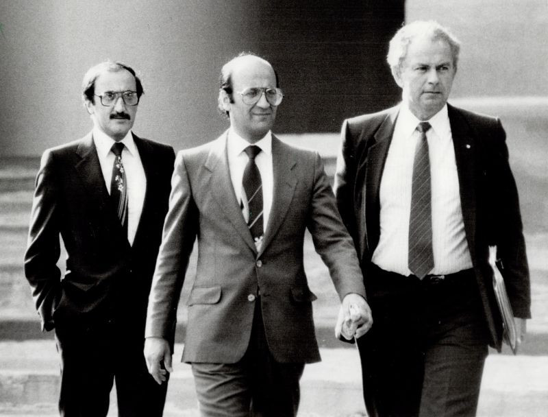 Gia tộc Ghermezian sở hữu khối tài sản 2,5 tỷ USD vào năm 2016. Ảnh hưởng của Ghermezian trong lĩnh vực bán lẻ của Bắc Mỹ giúp họ trở thành một trong những gia đình Iran giàu có nhất. Ảnh: LinkedIn