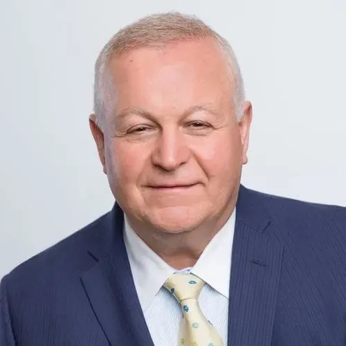 Kam Ghaffarian (3 tỷ USD) là người tiên phong trong lĩnh vực thám hiểm không gian thương mại. Ông đồng sáng lập Axiom Space, một công ty tư nhân phát triển trạm không gian thương mại đầu tiên trên thế giới, và Intuitive Machines, một công ty cung cấp hệ thống robot cho các sứ mệnh không gian. Ảnh: Axiom Space