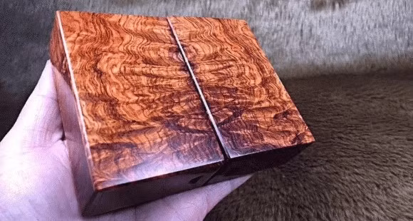 Tuy nhiên, trong một thời gian dài, giá trị của gỗ hoàng hoa lê Hải Nam bị lãng quên. Theo Sina, vào năm 1970, giá của loại gỗ này chỉ khoảng 1-2 xu/kg. Ảnh: Taobao