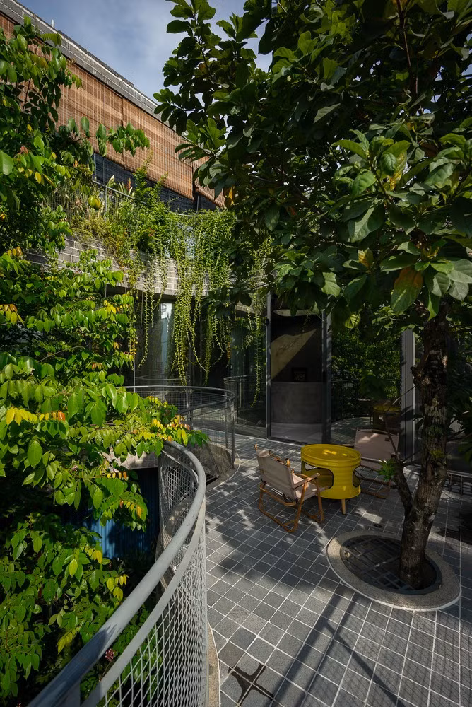 Ngôi nhà được ví như công viên thu nhỏ với một lõi xanh. Ảnh: Quangdam