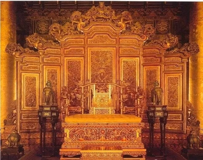 Đặc điểm nổi bật của gỗ trinh nam là khả năng chống chịu mối mọt, phù hợp với các kiến trúc gỗ như đình, chùa...Ảnh: Sohu