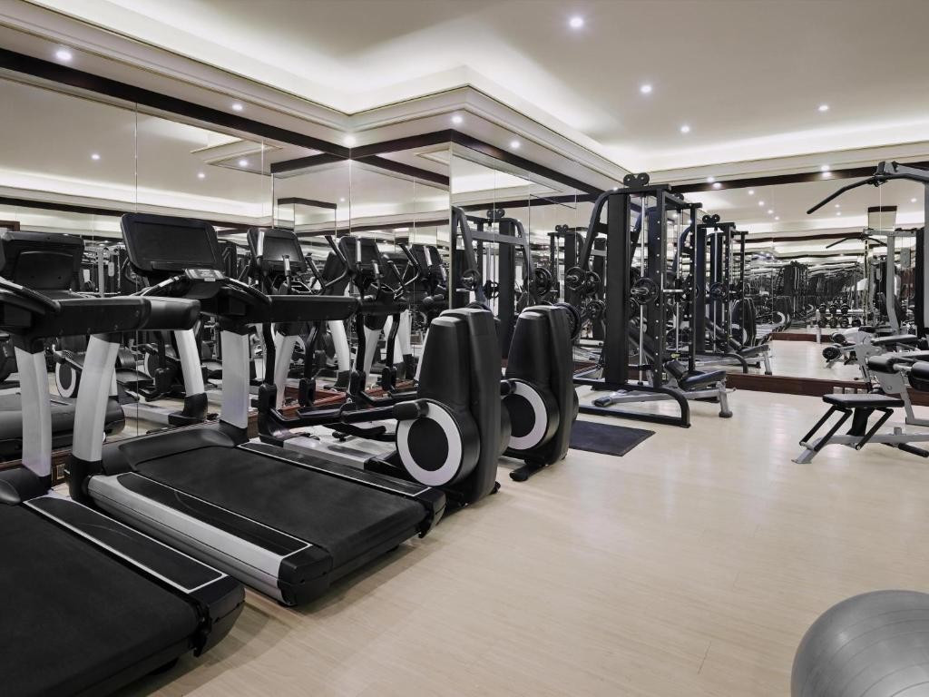 Phòng tập gym với trang thiết bị hiện đại. Ảnh: Booking