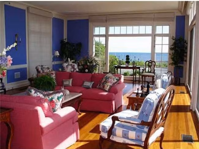 Khu vực sinh hoạt chung bên trong ngôi nhà. Ảnh: Vogue