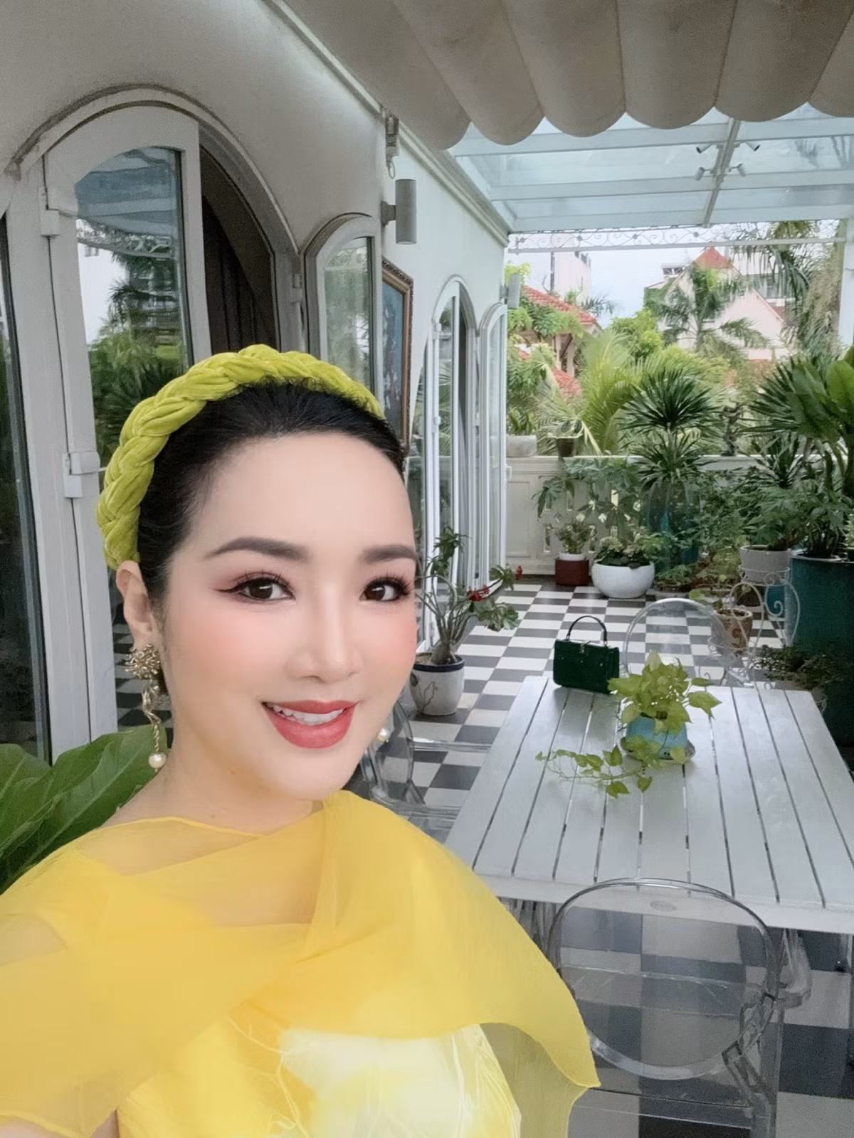 Biệt thự của Giáng My rộng hơn 1.000m2, được ví như cung điện bởi sự lộng lẫy, sang trọng. Ảnh: FBNV