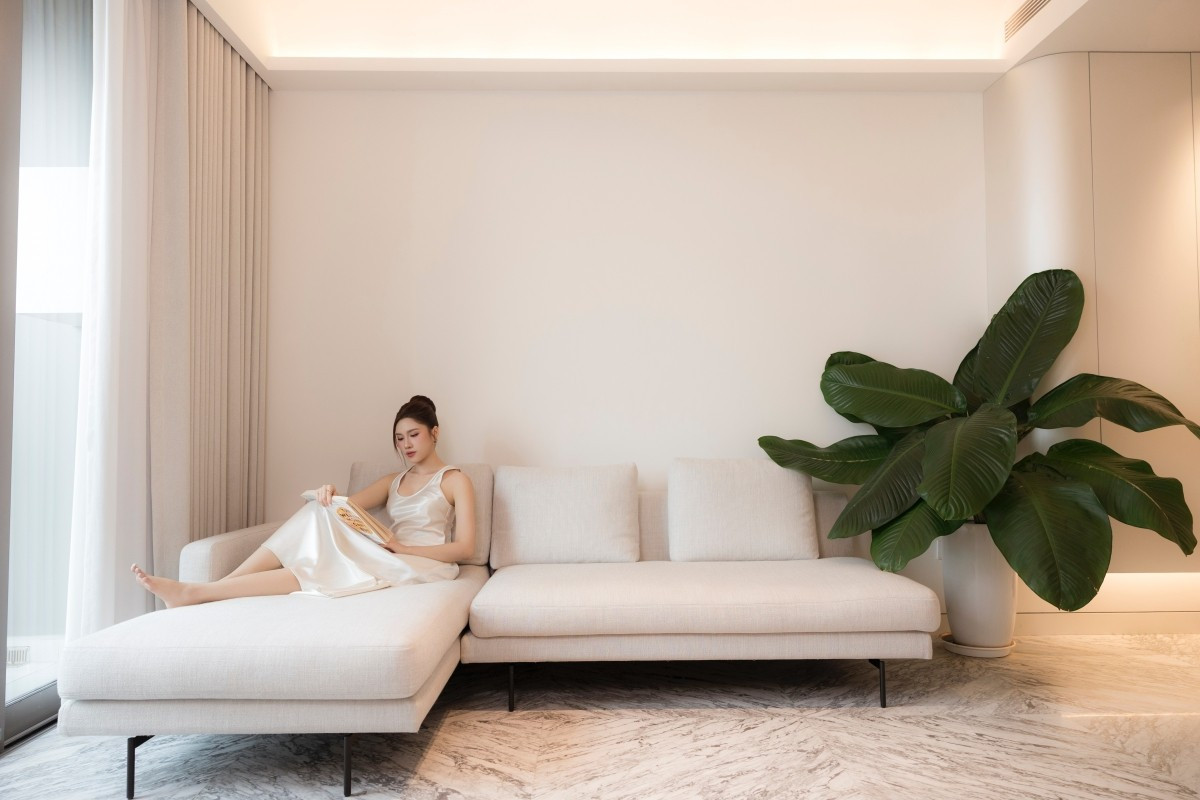 Căn nhà có tông trắng chủ đạo, tạo cảm giác rộng rãi, sạch sẽ. Ảnh: FB Thanh Thanh Huyền