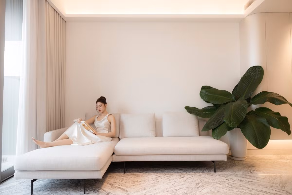 Căn nhà có tông trắng chủ đạo, tạo cảm giác rộng rãi, sạch sẽ. Ảnh: FB Thanh Thanh Huyền