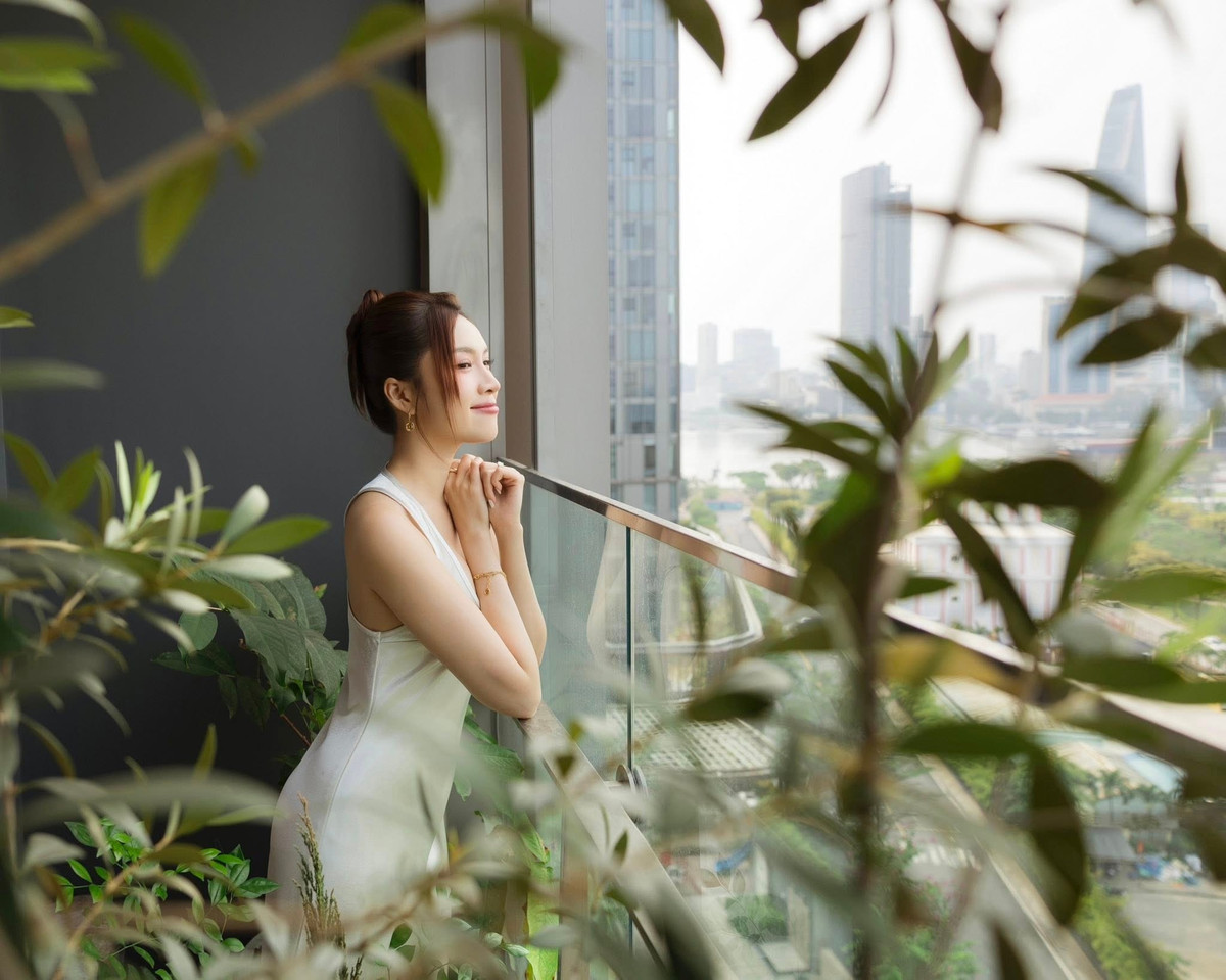 Từ ban công có thể ngắm sông Sài Gòn và trung tâm thành phố từ xa. Ảnh: FB Thanh Thanh Huyền