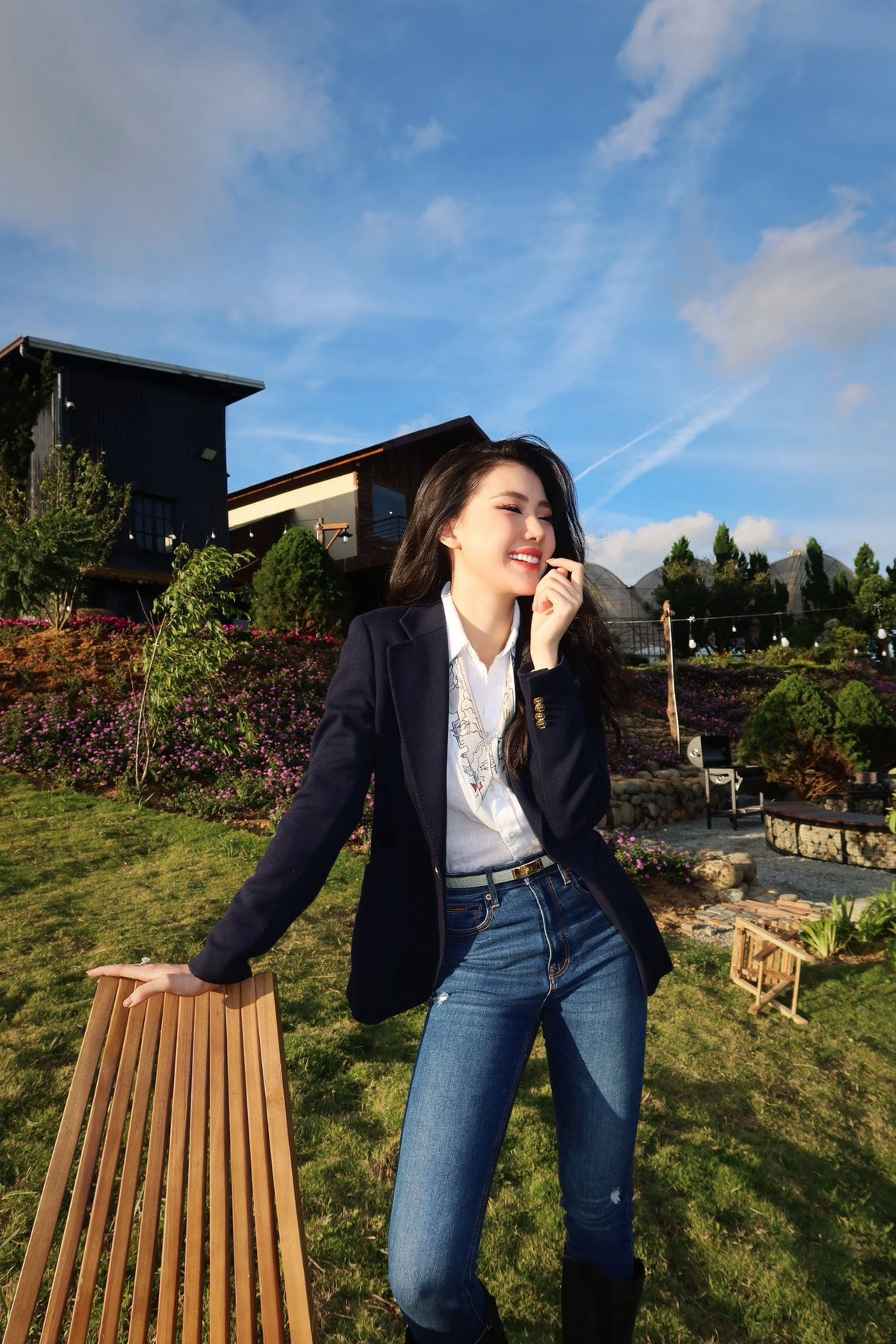 View - Cơ ngơi đẹp như tiên cảnh của Hoa hậu Bùi Quỳnh Hoa | Báo Tri thức và Cuộc sống - TIN TỨC PHỔ BIẾN KIẾN THỨC 24H