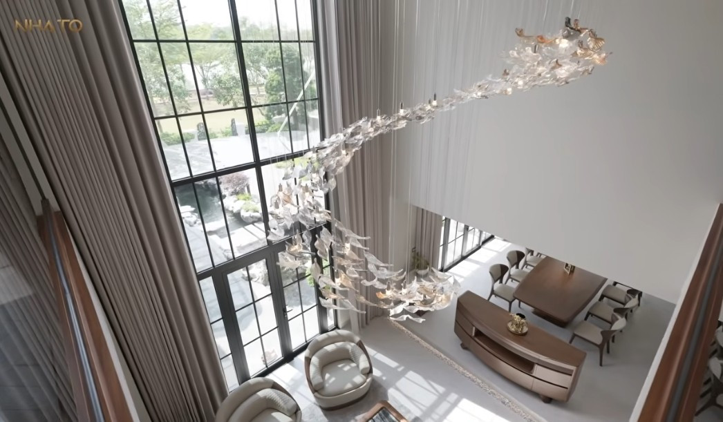 Cận cảnh khoảng thông tầng đắt giá. Ảnh chụp màn hình