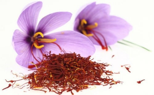 Thay vì bánh mứt, trà rượu phổ thông, nhiều đại gia lựa chọn các món quà đắt đỏ, có hộp quà Tết trị giá từ vài trăm triệu đến hàng tỷ đồng. Ảnh: Getty