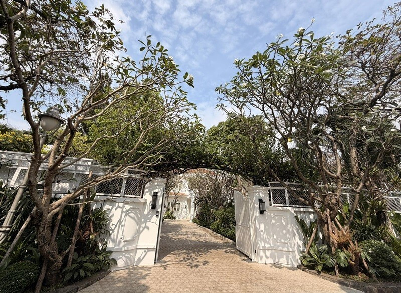 Những ngày cuối năm 2025, NTK Đỗ Mạnh Cường khoe thành quả tâm đắc nhất năm qua là căn biệt thự vườn rộng tới 2.000m2. Ảnh: FBNV