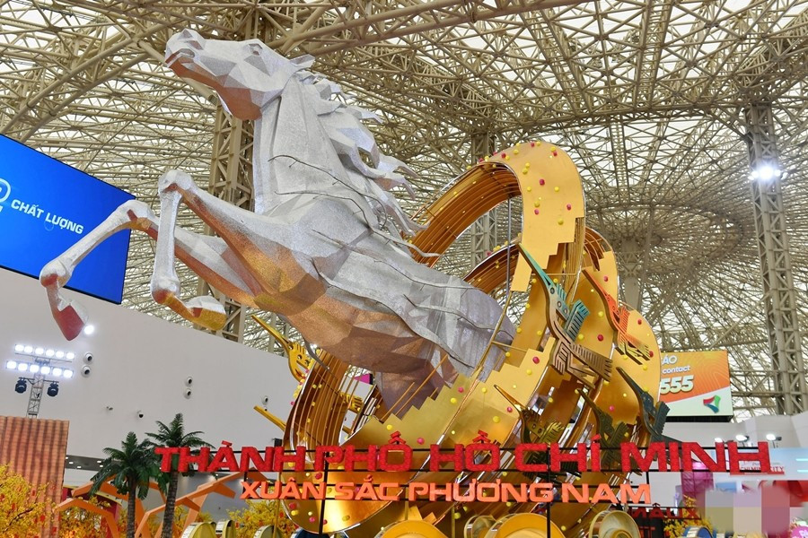 Sáng 2/2, Hội chợ Mùa Xuân lần thứ nhất năm 2026 với chủ đề “Kết nối thịnh vượng – Đón xuân huy hoàng” chính thức khai mạc tại Trung tâm Triển lãm Việt Nam. Ảnh: Vietnamnet