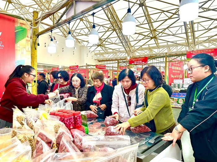 Các nông sản có nguồn gốc rõ ràng được nhiều người tiêu dùng Thủ đô lựa chọn. Ảnh: Hanoimoi