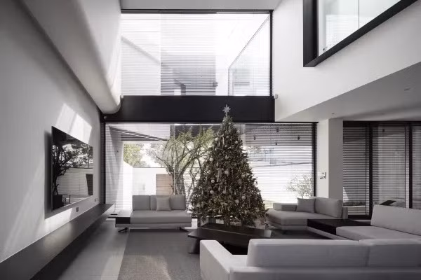 Yêu cầu cốt lõi được đặt ra từ đầu là giải quyết triệt để các vấn đề về cách âm, nhằm đảm bảo sự riêng tư và tập trung cho các hoạt động chuyên môn của gia chủ. Ảnh: Goku Agency