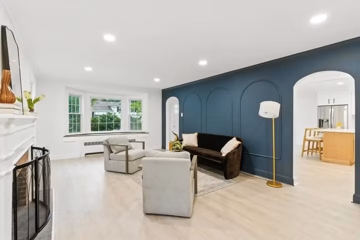 DaSilva đầu tư 300.000 USD vào ngôi nhà, trong đó chi 100.000 USD vào việc cải tạo và đưa ra mức giá 1 USD. Những khách hàng quan tâm chỉ có 7 ngày để cân nhắc. Ảnh: Brendan DaSilva