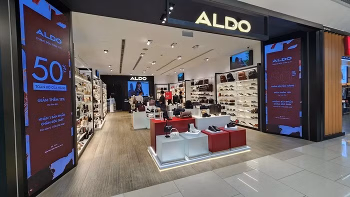 Những năm gần đây, đa phần các cửa hàng kinh doanh truyền thống cho rằng, sự bùng nổ của thương mại điện tử khiến dịp mua sắm Black Friday dần mất đi sức hấp dẫn vốn có. Ảnh: Dân Việt