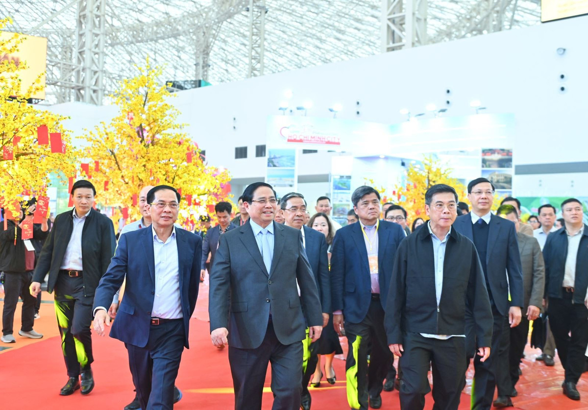 Chiều 1/2, Thủ tướng Chính phủ Phạm Minh Chính đã dự buổi tổng duyệt Lễ khai mạc Hội chợ Mùa Xuân lần thứ nhất năm 2026.