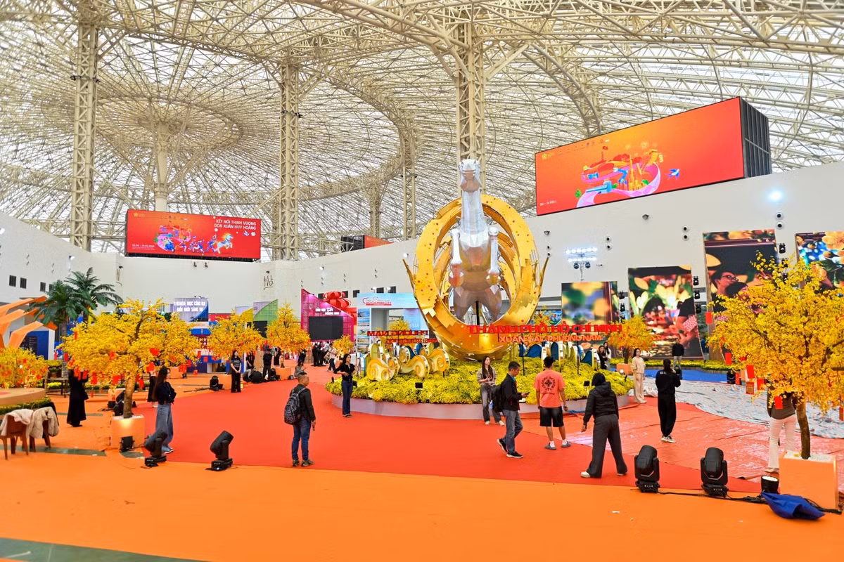 Hội chợ Mùa Xuân 2026 thu hút đông đảo doanh nghiệp, địa phương tham gia.