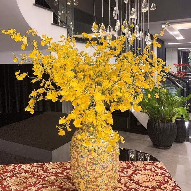 Hoàng Thùy Linh thích trang trí khắp nơi trong nhà. Ảnh: FBNV