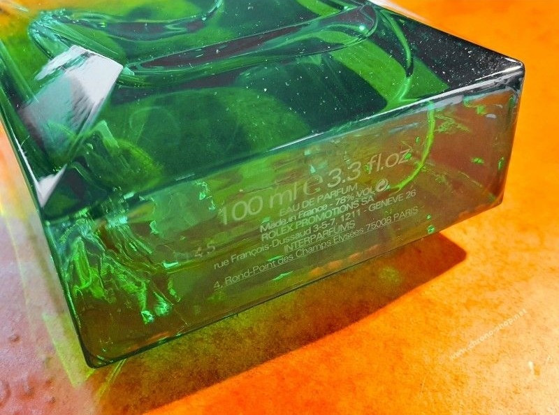 Trên thị trường thứ cấp, Crown Gradient Green Crystal Eau de Parfum được chào bán với mức giá khoảng 575 USD (tương đương hơn 15 triệu đồng). Tuy nhiên, phần lớn các website từng niêm yết sản phẩm đều đã hết hàng. Ảnh: Chrono shop