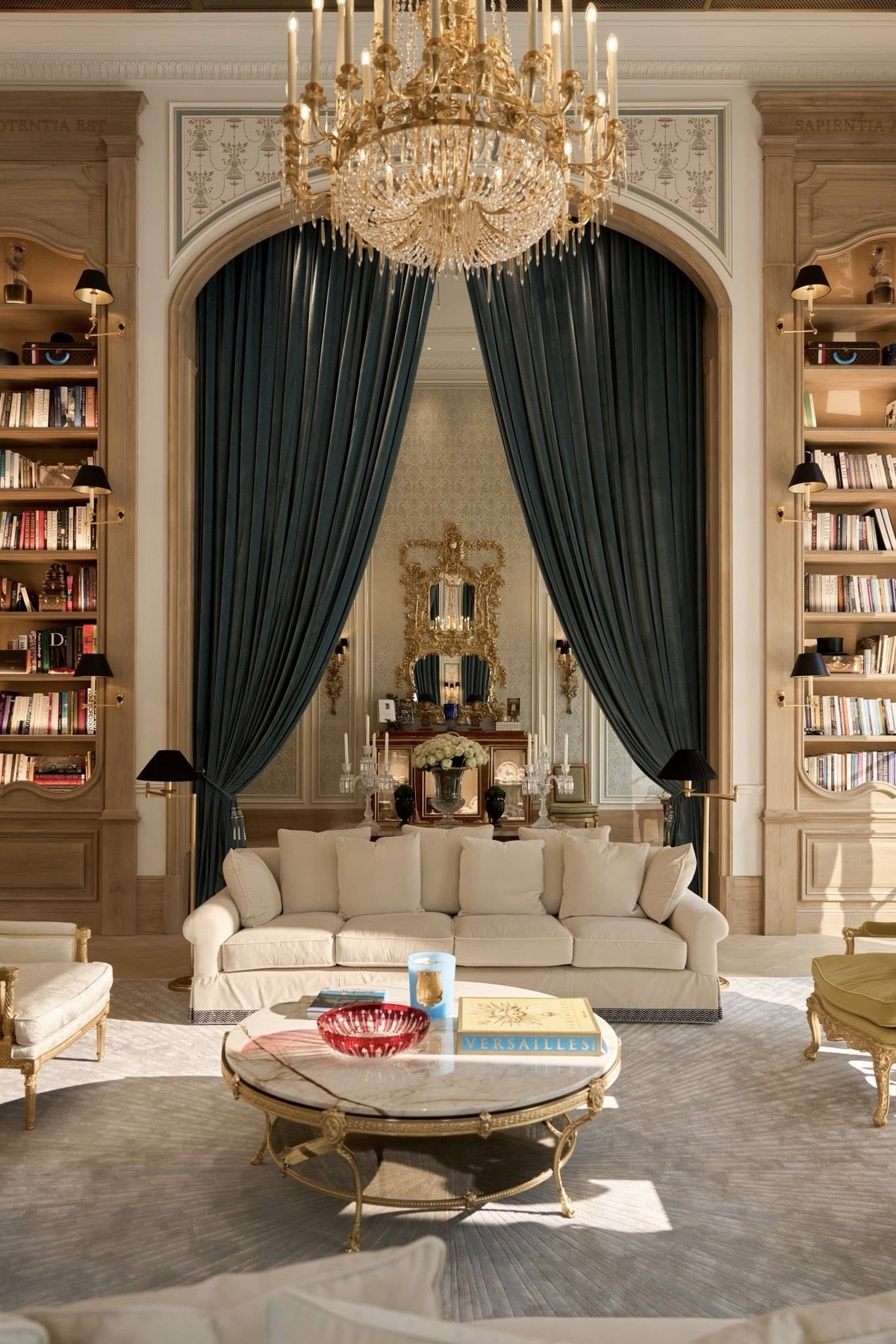 Không gian phòng khách trong biệt thự. Ảnh: FBNV