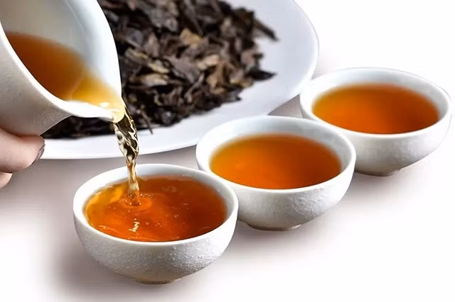 Trong khi các loại trà nổi tiếng khác nhạt vị chỉ sau 7 lần thay nước thì trà Đại Hồng Bào sau 9 lần pha vẫn không mất đi hương vị đầu tiên. Ảnh: Ipucha