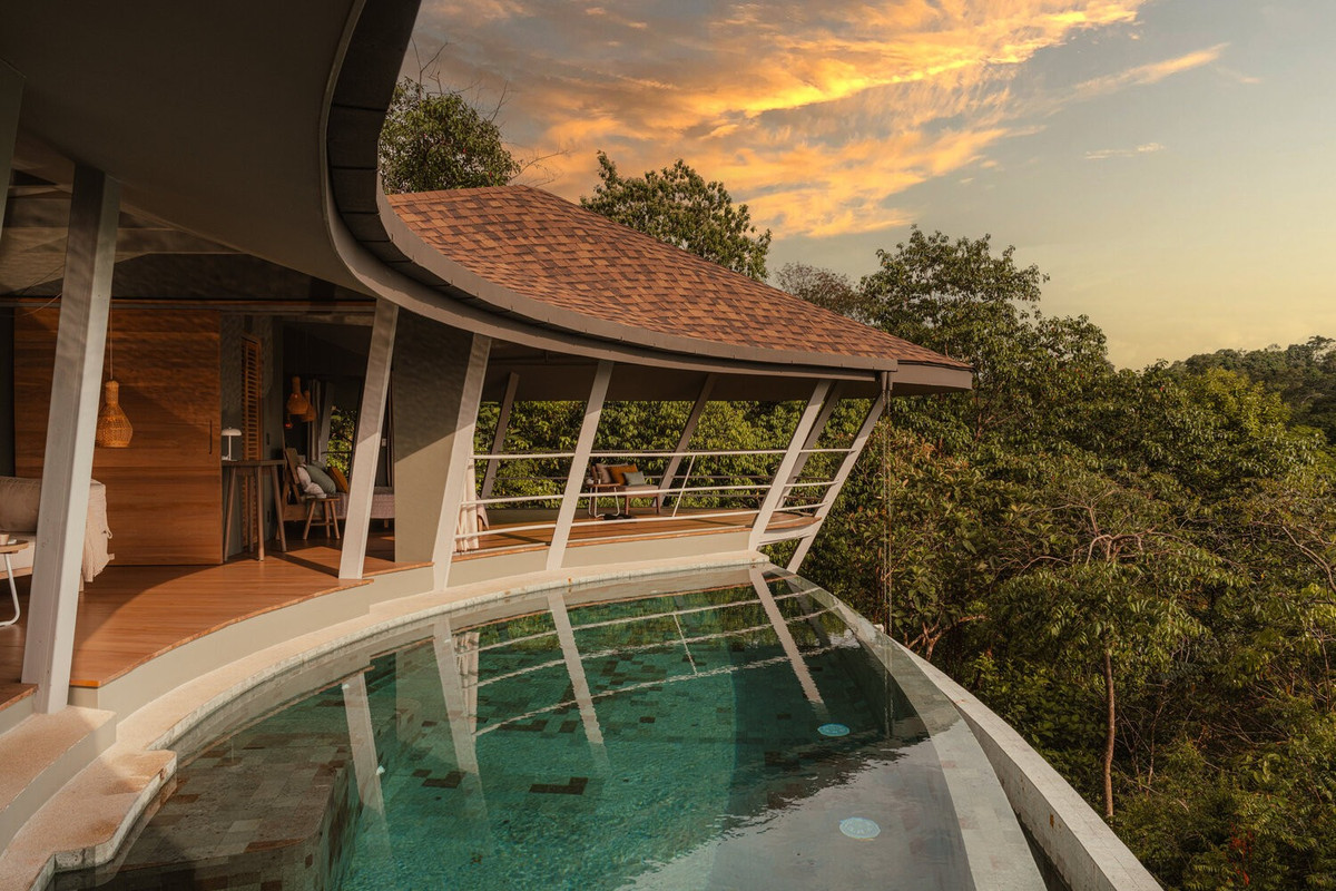 Không gian sống tận dụng đối lưu từ gió biển ban ngày và gió núi ban đêm, nhằm hạn chế sự phụ thuộc vào hệ thống điều hòa. Ảnh: Alvaro Fonseca