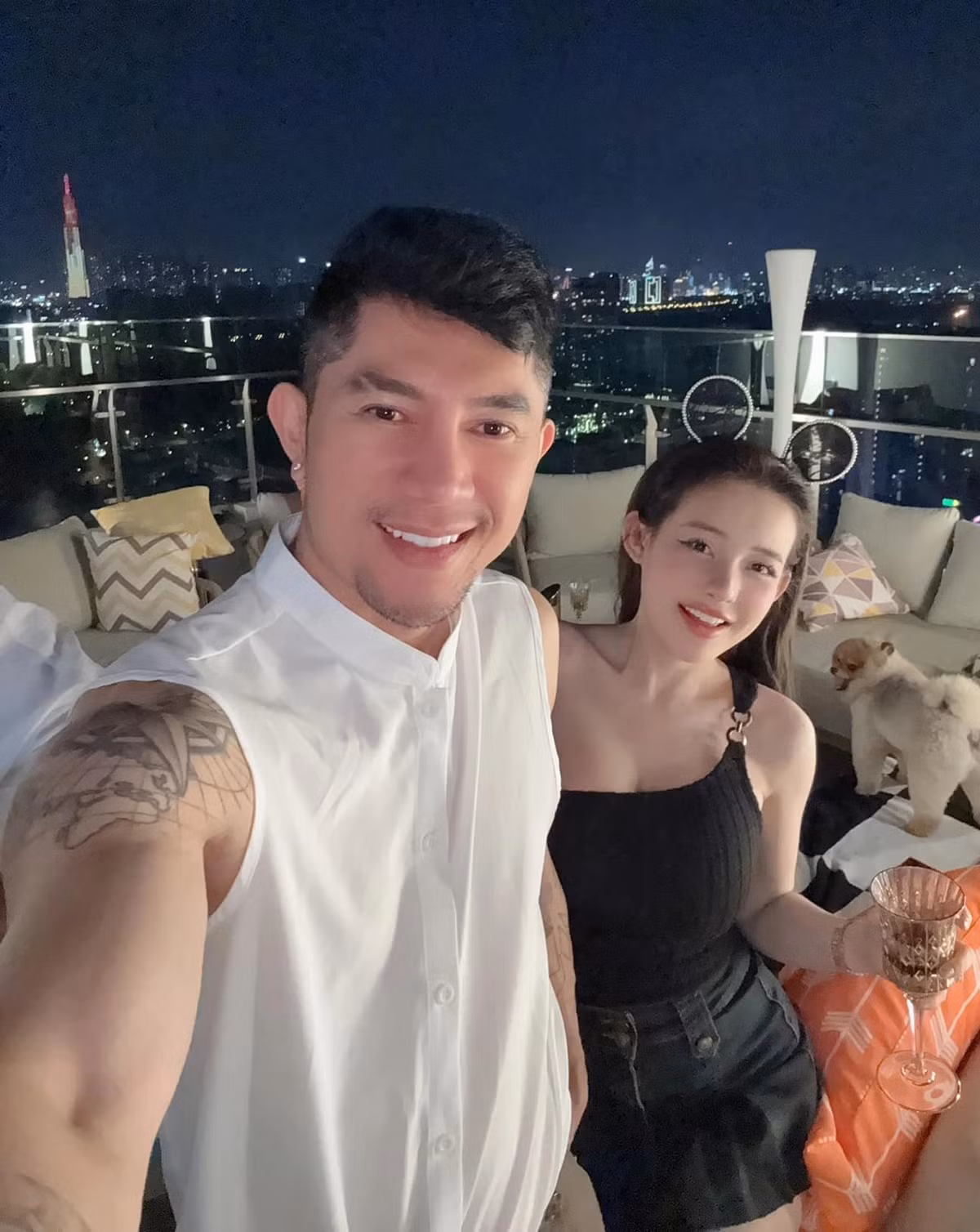 Lương Bằng Quang - Ngân 98 cũng chăm chỉ đăng ảnh, livestream chia sẻ những khám phá, trải nghiệm thú vị, tận hưởng các dịch vụ đẳng cấp. Ảnh: FBNV