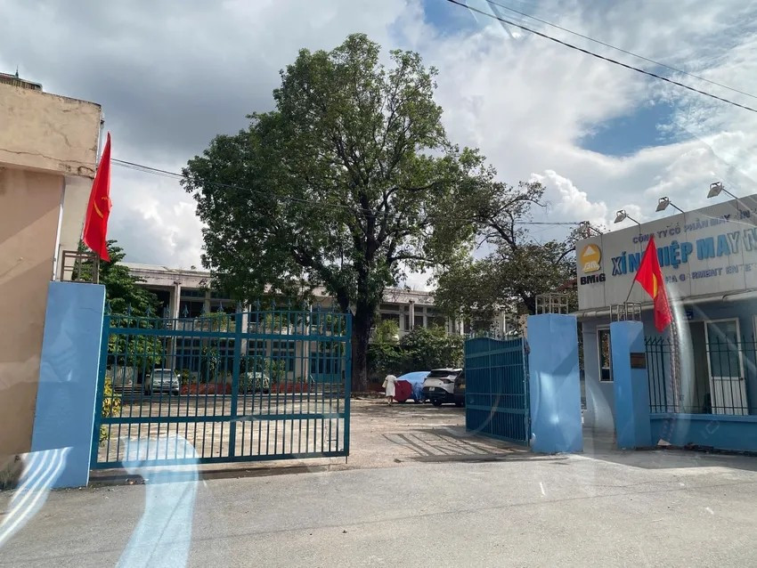 Ngày 19/9, Công an thành phố Hà Nội phối hợp cơ quan quản lý thị trường kiểm tra hoạt động sản xuất, chế biến, kinh doanh tại nhà máy sản xuất của Công ty CP thực phẩm Hida (Công ty Hida), địa chỉ: thôn Dền, xã Hoài Đức, thành phố Hà Nội. Ảnh: Plo