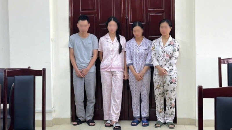 Mới đây, Cơ quan Cảnh sát điều tra Công an TP. Hà Nội đã ra quyết định khởi tố vụ án hình sự và khởi tố bị can, lệnh tạm giam đối với 4 đối tượng về tội Sản xuất, buôn bán hàng giả là lương thực, thực phẩm xảy ra tại Công ty cổ phần thực phẩm HIDA. Ảnh: CAHN