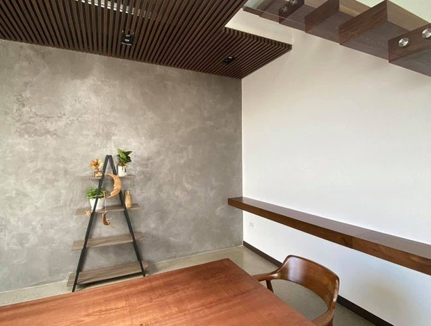 Mọi góc trong nhà đều mang đậm phong cách tối giản. Ảnh: FBNV