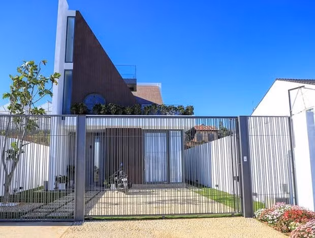 Ngoài ra, Tóc Tiên và Hoàng Touliver còn sở hữu villa đẹp như tranh ở Đà Lạt. Ảnh: FBNV