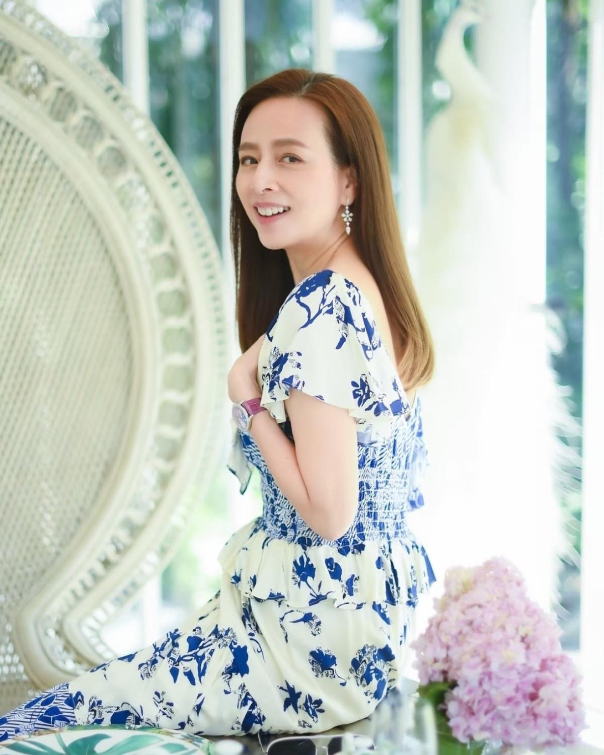 Bước sang tuổi 60, bà Madam Pang được khen có thần thái rạng rỡ, trẻ trung hơn tuổi thật. Ảnh: FB Madam Pang