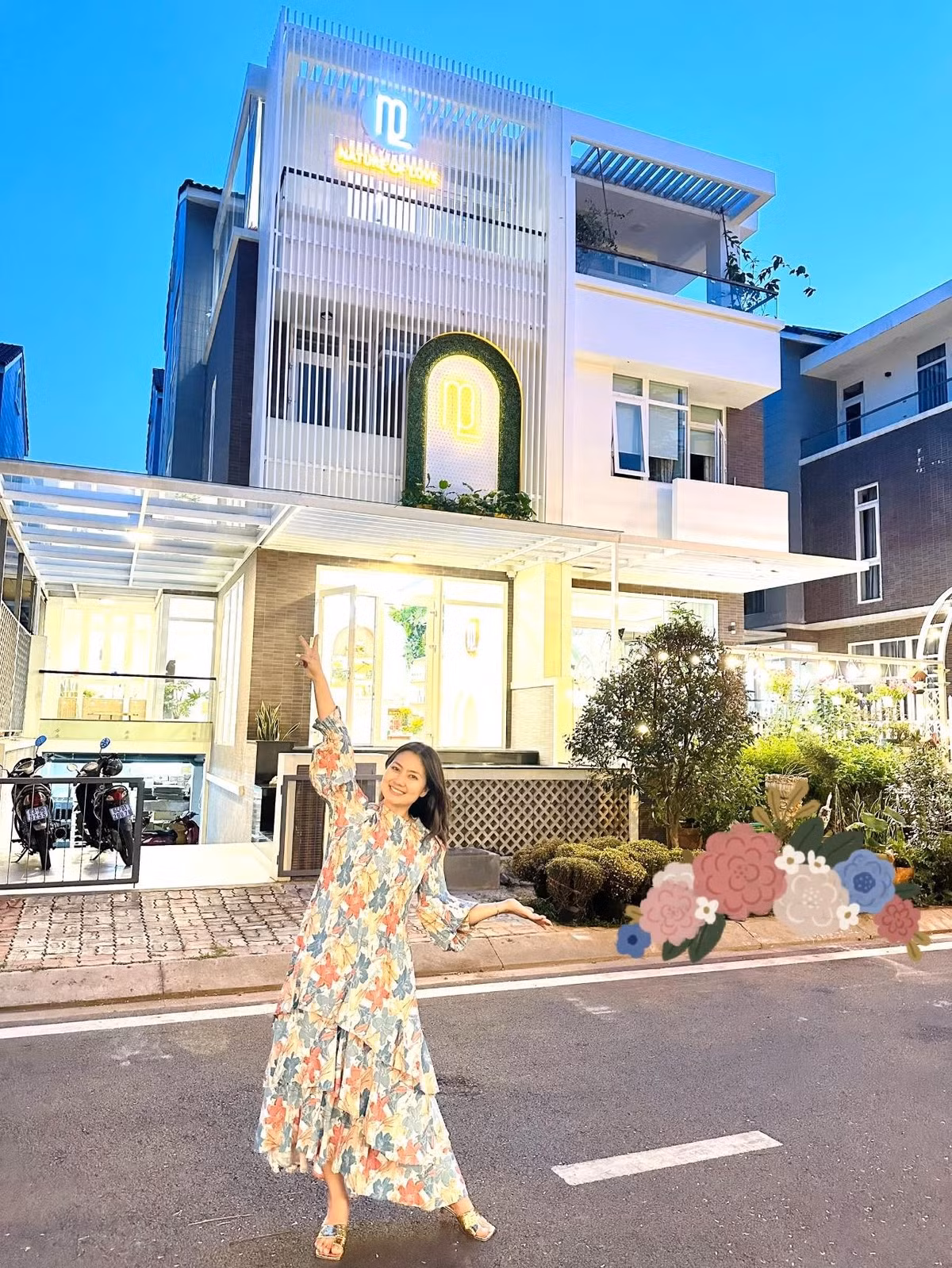 Sau khi ly hôn diễn viên Thanh Bình vào năm 2019, Ngọc Lan một mình nuôi con trai. Ngọc Lan hiện sống cùng con trai và mẹ ruột trong căn biệt thự mặt tiền ở Quận 7 (TP HCM). Ảnh: FB Ngọc Lan Nguyễn