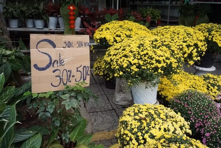 Thấu hiểu nỗi nhọc nhằn của người nông dân, một làn sóng sẻ chia âm thầm nhưng ấm áp đã lan tỏa khắp TP HCM. Ảnh: Người lao động